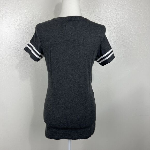 Las Vegas Raiders Shirt Women Small Grey Short Sleeve NFL Football Team Apparel - Picture 5 of 12